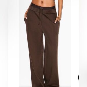 NWT SKIMS Cotton Fleece Exposed Boxer Pant in Dark Sepia (Lg)